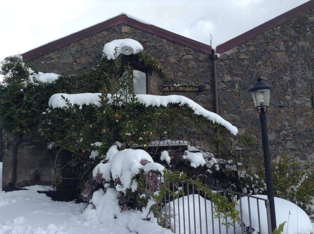 La Pietra Antica O' Munti Villa Mascali Exterior foto